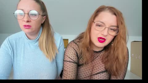 Snapshot of milkykandy chatting on November 16, 7:47 am Livia online show from November 16, 7:47 am