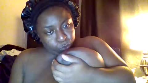 Snapshot of milkyway5555 chatting on January 9, 12:46 am Pretty wet brown online show from January 9, 12:46 am