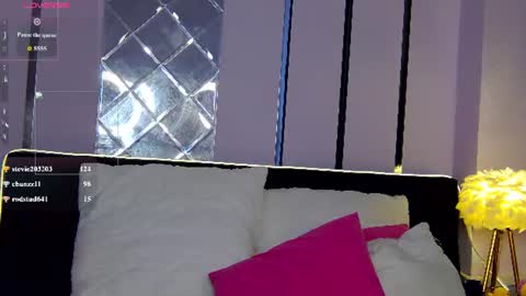 Snapshot of milla_cali chatting on June 11, 2:53 am milla_cali online show from June 11, 2:53 am