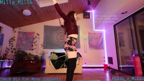 milla_milla online show from October 17, 5:21 am