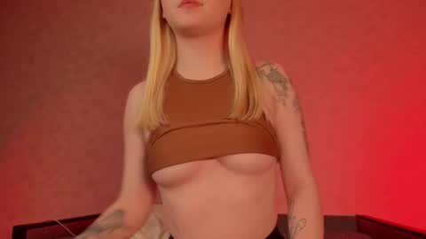 Snapshot of milla_remmy chatting on September 15, 8:20 pm Milla online show from September 15, 8:20 pm