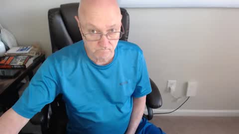 Snapshot of millenium0129 chatting on June 3, 5:51 pm millenium0129 online show from June 3, 5:51 pm