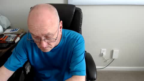 Snapshot of millenium0129 chatting on June 11, 2:37 pm millenium0129 online show from June 11, 2:37 pm