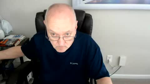 Snapshot of millenium0129 chatting on July 1, 3:23 pm millenium0129 online show from July 1, 3:23 pm
