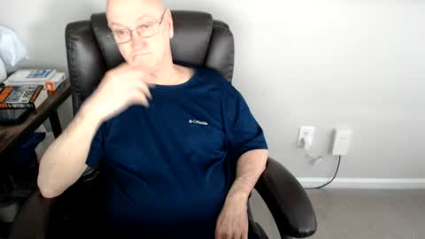 Snapshot of millenium0129 chatting on July 9, 6:01 pm millenium0129 online show from July 9, 6:01 pm