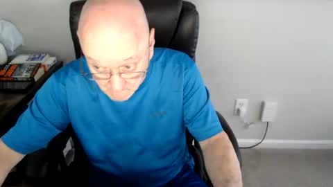 Snapshot of millenium0129 chatting on July 22, 4:32 pm millenium0129 online show from July 22, 4:32 pm