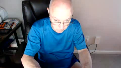 Snapshot of millenium0129 chatting on July 30, 12:20 am millenium0129 online show from July 30, 12:20 am