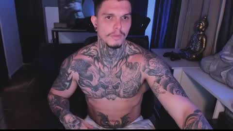Snapshot of miller_g95 chatting on August 2, 4:33 am miller_g95 online show from August 2, 4:33 am