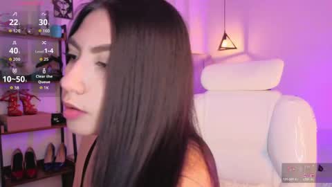 miller_vanessa_ online show from May 1, 8:46 pm