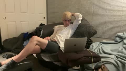 Snapshot of millerjdm chatting on December 25, 2:13 pm SlimnHungOH online show from December 25, 2:13 pm