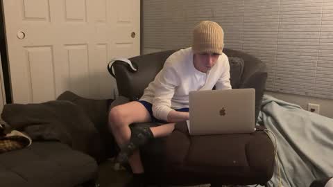 Snapshot of millerjdm chatting on December 26, 11:35 pm SlimnHungOH online show from December 26, 11:35 pm