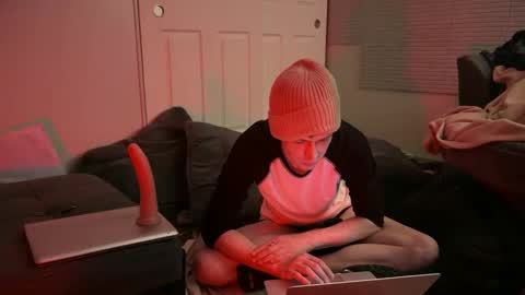 Snapshot of millerjdm chatting on February 3, 5:40 am SlimnHungOH online show from February 3, 5:40 am