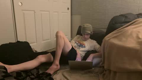 Snapshot of millerjdm chatting on February 6, 11:04 pm SlimnHungOH online show from February 6, 11:04 pm