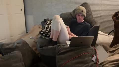 Snapshot of millerjdm chatting on February 22, 2:17 am SlimnHungOH online show from February 22, 2:17 am