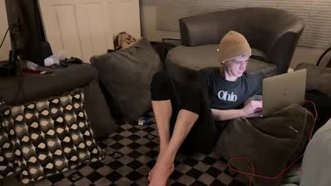 Snapshot of millerjdm chatting on February 25, 3:20 am SlimnHungOH online show from February 25, 3:20 am