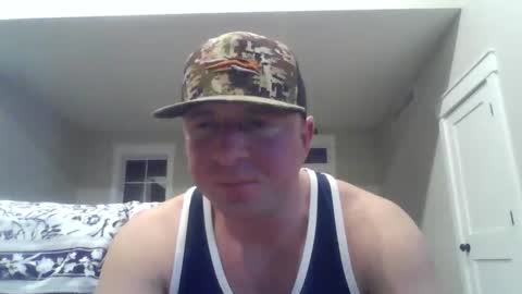 Snapshot of millertimenow34 chatting on January 17, 3:44 am millertime feet bigcock hairy straight muscles online show from January 17, 3:44 am