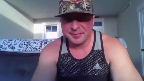 Snapshot of millertimenow34 chatting on February 27, 10:54 pm millertime feet bigcock hairy straight muscles online show from February 27, 10:54 pm