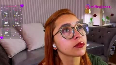 Snapshot of milleyjones_ chatting on May 28, 11:51 am milleyjones_ online show from May 28, 11:51 am