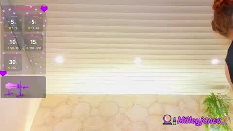 Snapshot of milleyjones_ chatting on June 5, 11:49 am milleyjones_ online show from June 5, 11:49 am