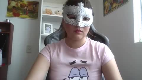 Snapshot of milleynoface chatting on April 15, 8:31 pm milleynoface online show from April 15, 8:31 pm