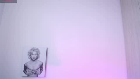 Snapshot of millie_bobby_ chatting on May 20, 6:25 pm Millie Bobby online show from May 20, 6:25 pm