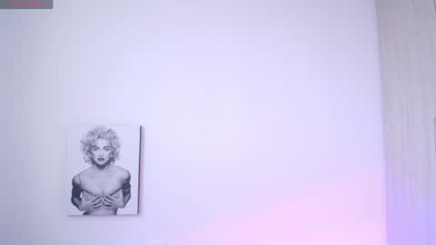 Snapshot of millie_bobby_ chatting on May 23, 5:50 pm Millie Bobby online show from May 23, 5:50 pm