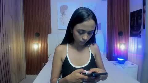 Snapshot of millieskinny18 chatting on July 7, 2:14 am Miley online show from July 7, 2:14 am