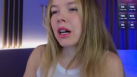 Snapshot of milly_shy chatting on February 19, 6:42 am Milly online show from February 19, 6:42 am