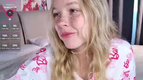 Snapshot of milly_shy chatting on July 17, 7:04 am Milly online show from July 17, 7:04 am