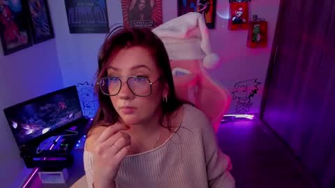 Snapshot of milly_yako chatting on December 5, 8:33 pm Monkey D Maddie online show from December 5, 8:33 pm