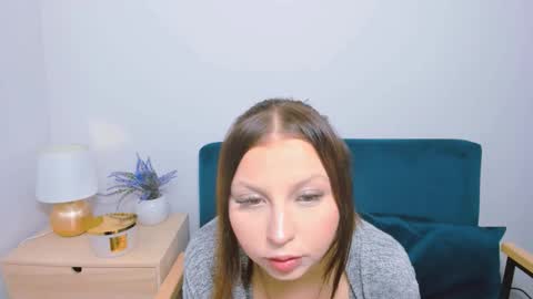 Snapshot of millycute chatting on June 1, 3:58 pm millycute online show from June 1, 3:58 pm