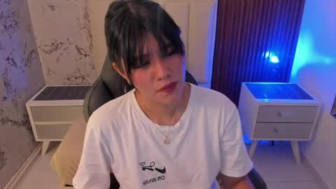 Snapshot of millyevans1 chatting on April 1, 2:56 am millyevans1 online show from April 1, 2:56 am