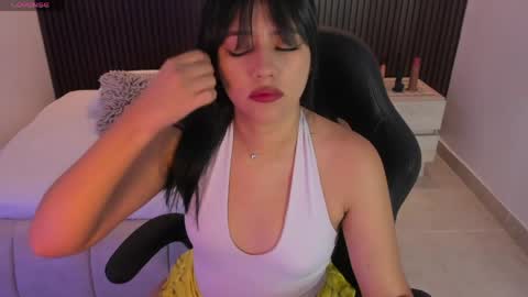 Snapshot of millyevans1 chatting on April 11, 3:11 am millyevans1 online show from April 11, 3:11 am