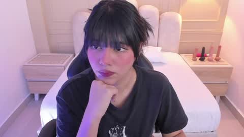 Snapshot of millyevans1 chatting on April 22, 3:42 am millyevans1 online show from April 22, 3:42 am