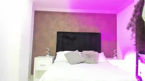 Snapshot of millygumble chatting on December 2, 11:40 pm CherryTattoo online show from December 2, 11:40 pm