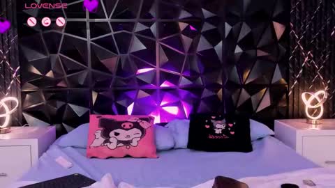 Snapshot of millygumble chatting on February 6, 6:00 pm CherryTattoo online show from February 6, 6:00 pm