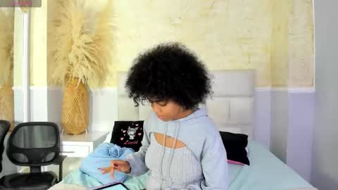 Snapshot of millygumble chatting on February 7, 9:40 pm CherryTattoo online show from February 7, 9:40 pm