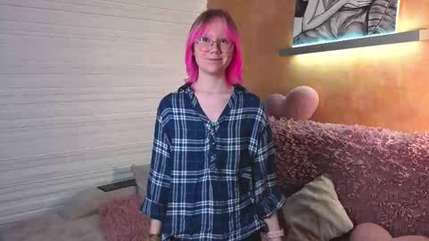 Snapshot of millykk chatting on November 10, 8:02 am Milly online show from November 10, 8:02 am