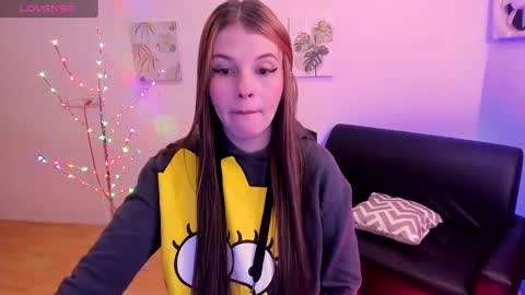 Snapshot of millysandler chatting on March 6, 1:35 pm Milly online show from March 6, 1:35 pm