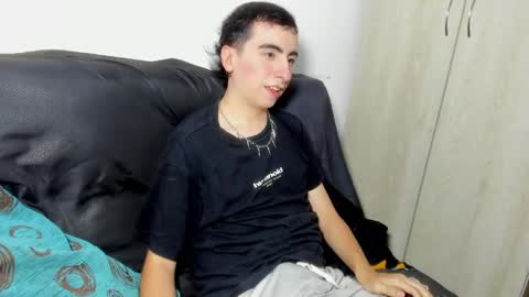 milogm_ online show from May 25, 9:54 pm