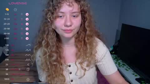 Snapshot of milounee chatting on June 1, 10:44 pm milounee online show from June 1, 10:44 pm