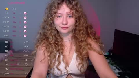 Snapshot of milounee chatting on June 14, 7:32 am milounee online show from June 14, 7:32 am