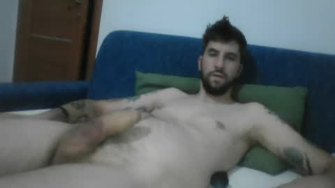 Snapshot of milten1987 chatting on June 20, 12:25 am milten1987 online show from June 20, 12:25 am
