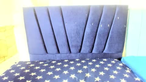 Snapshot of milu_18_ chatting on October 26, 12:00 pm milu_18_ online show from October 26, 12:00 pm