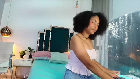 milu_brunnete online show from June 6, 12:32 pm