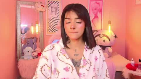Snapshot of milu_carbajal_x chatting on April 29, 3:10 am milu_carbajal_x online show from April 29, 3:10 am