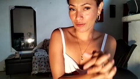 Milu online show from March 18, 2:42 pm