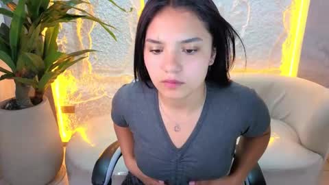 milu_tp online show from April 22, 12:28 pm