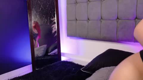 Snapshot of miluv19 chatting on November 13, 9:03 pm miluv19 online show from November 13, 9:03 pm