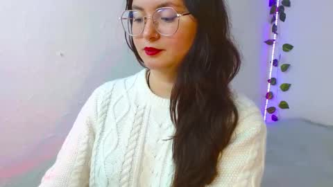 Snapshot of mily_baker chatting on February 12, 9:11 pm mily_baker online show from February 12, 9:11 pm